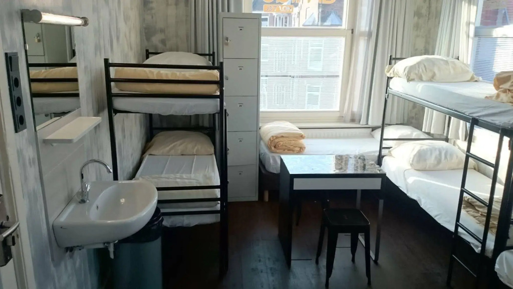 Amigo Budget Hotel