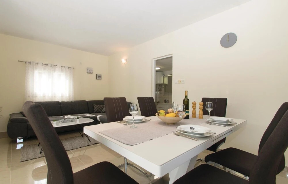 Awesome Home in Poplat With Wifi and 2 Bedrooms