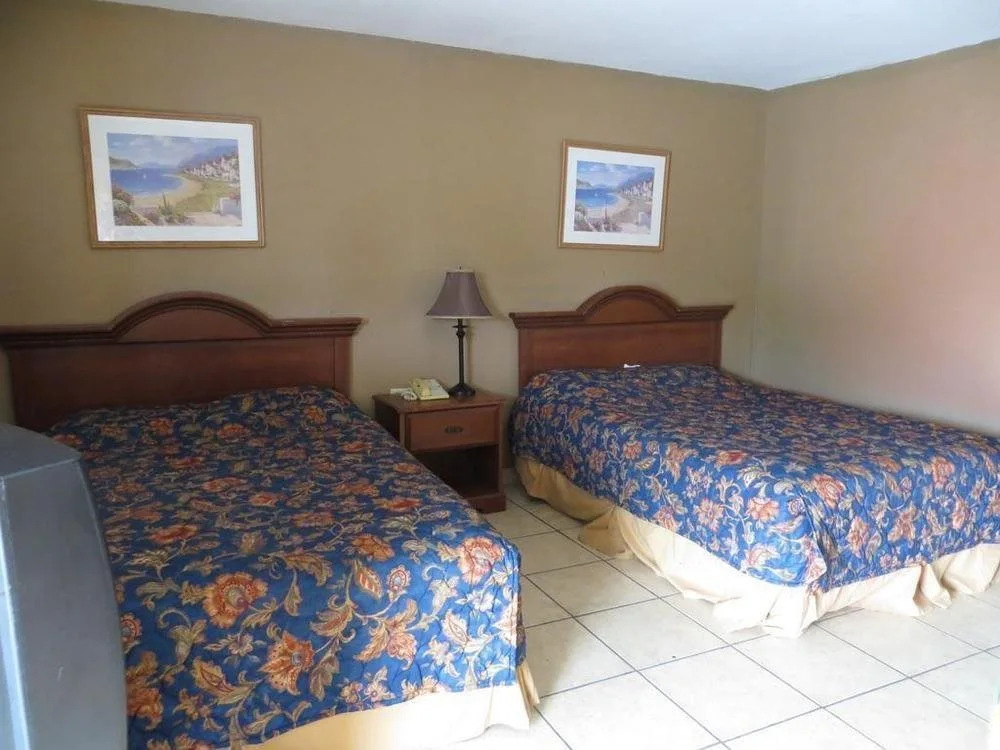 Travel Inn & Suites