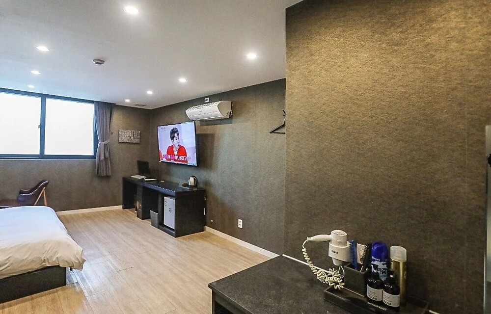 Louis Hotel