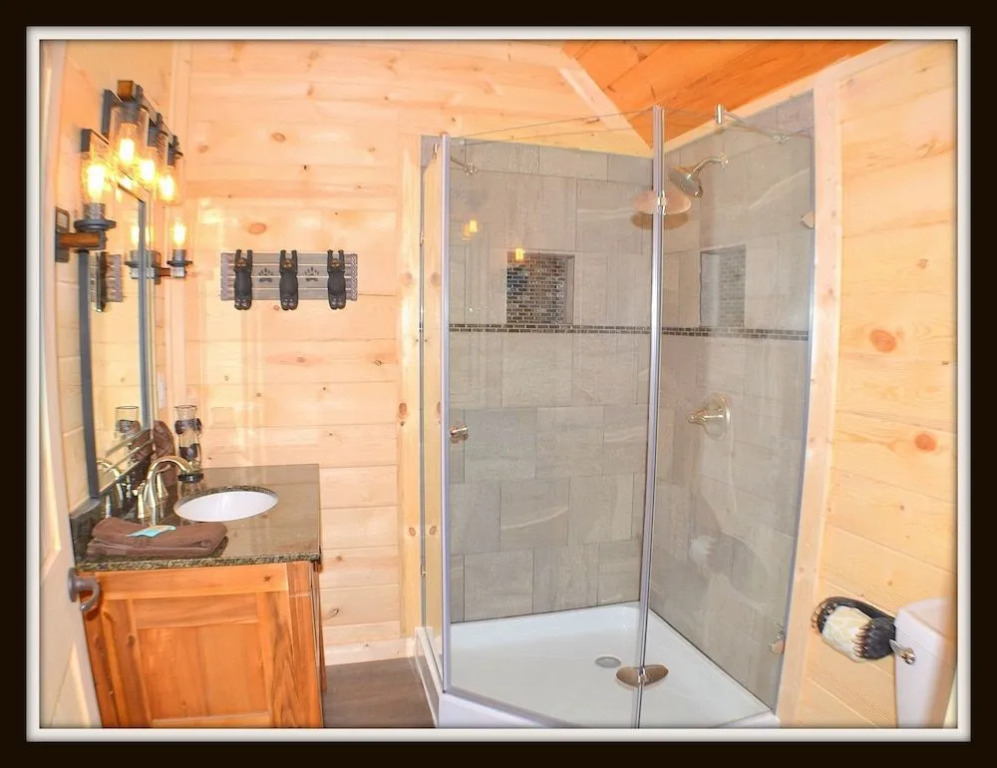 Heather Lane Way Cabin 2718