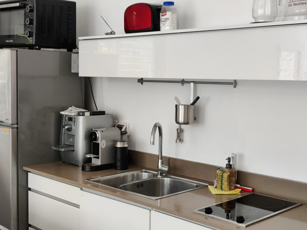 2BDR Holiday Home by Mezizim Beach and TLV Port!