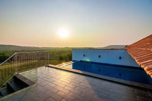 Luxury 3Bhk Private Pool Penthouse