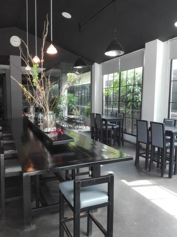EASTLAND Hotel & Apartment