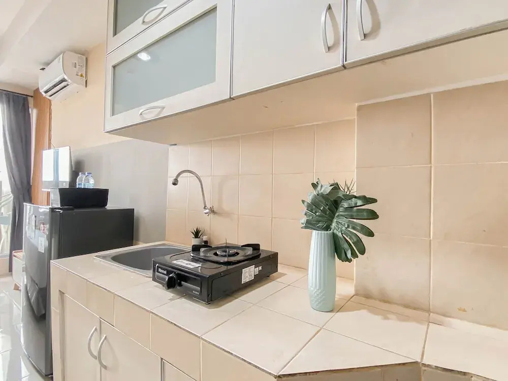 Basic Style Studio At Apartment Belmont Residence Puri