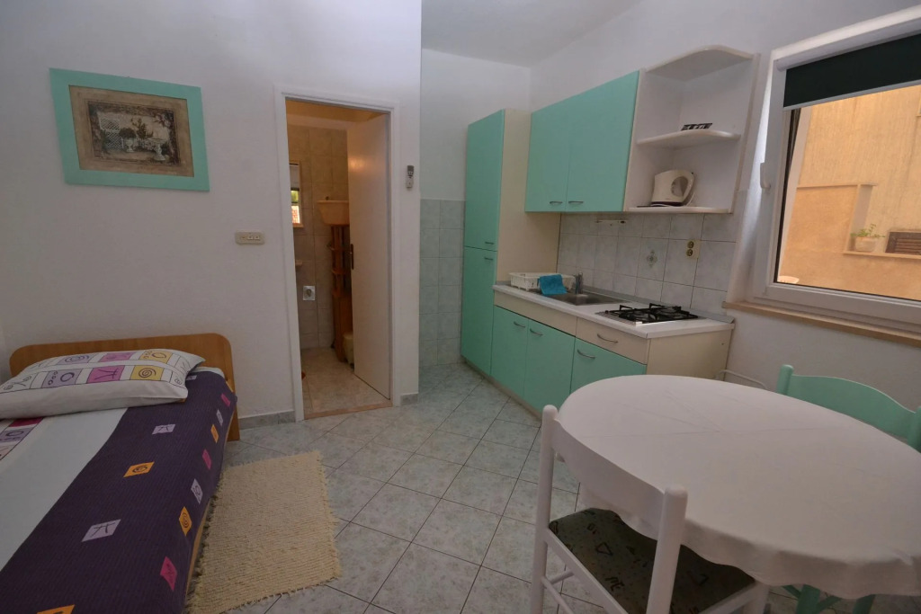 Studio apartment Suzane - terrace and sea view SA-Iris Postira, Island Brac