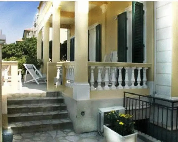Villa Liberty with Private Beach