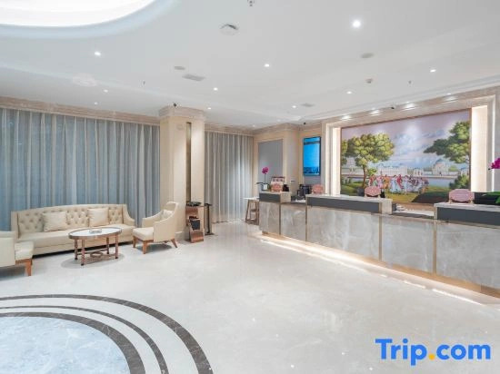 Vienna Hotel (Guiyang Huaxi Park Xueshi Road Subway Station)