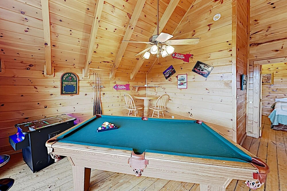 New Listing! Dollywood W/ Private Hot Tub 4 Bedroom Cabin