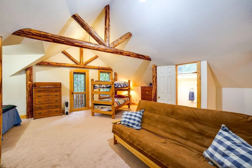 25sl - Hot Tub - Bbq - Pets Ok - Wifi - Sleeps 6 1 Bedroom Home by RedAwning