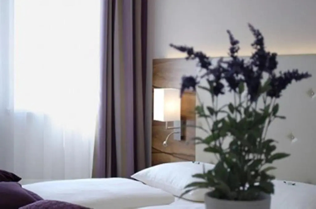 CHRIZZ Rooms