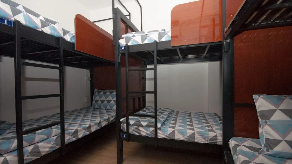 The Prince of Whales Hostel & Bar