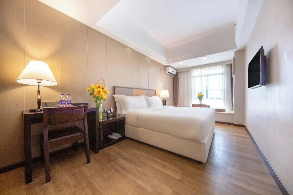 Zhuhai Aqueen Hotel