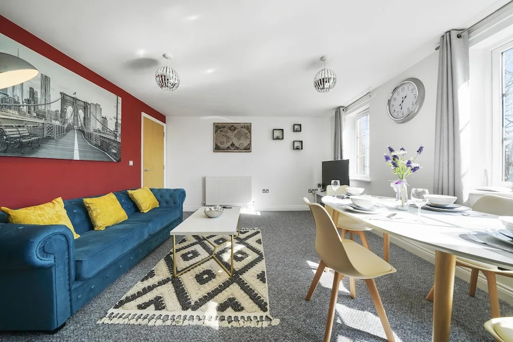 Modern Luxury 2 Bed Apartment 6 Guests En-Suite Netflix Wi-Fi