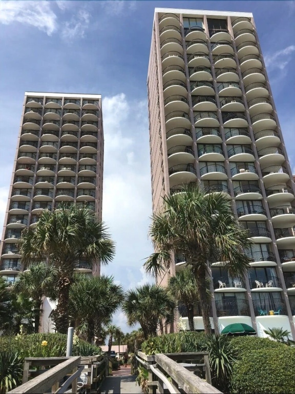 Palms Resort