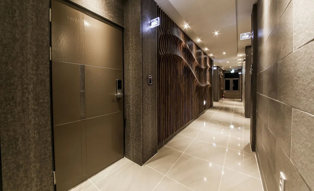 Win Hotel