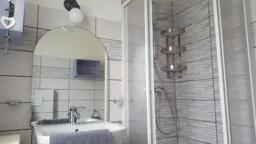 B&B near Lake Como - Close to train & bus - Breakfast included