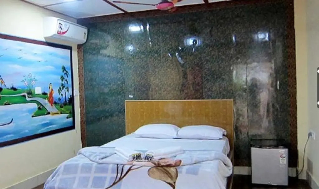 Gold India Beach Resort
