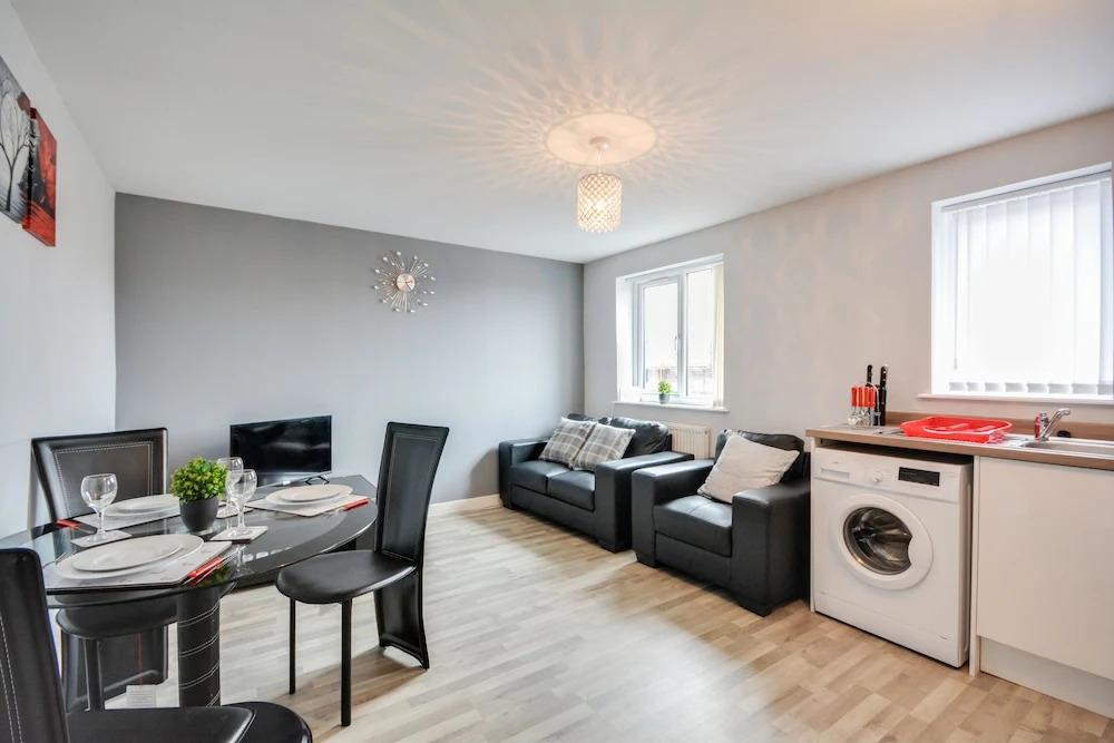 Cosy 2 Bedroom Apartment with Parking