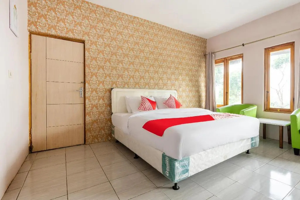 Urbanview Hotel DPineapple Villa Ciater by RedDoorz