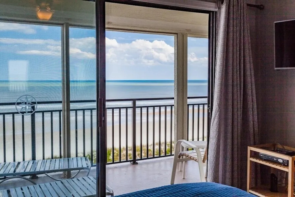 Windjammer Oceanfront Condominiums