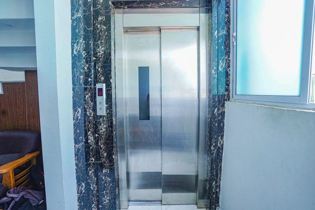FabHotel Aishwarya Inn