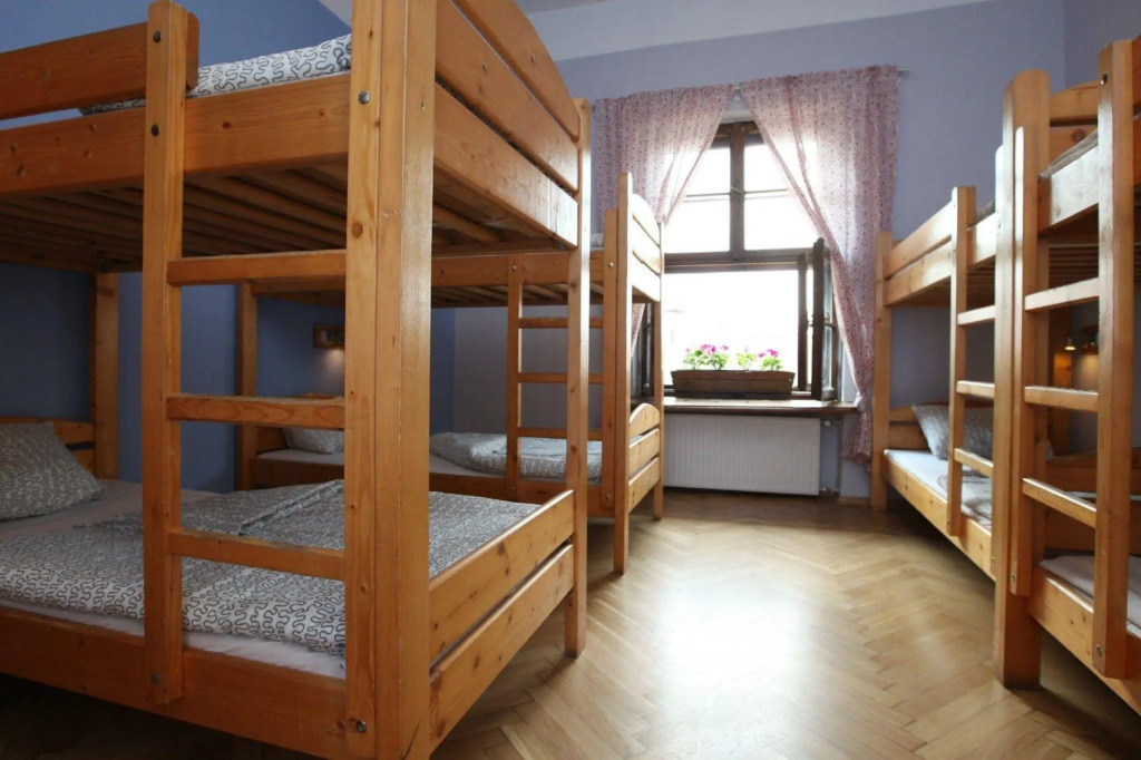 Intro Hostel