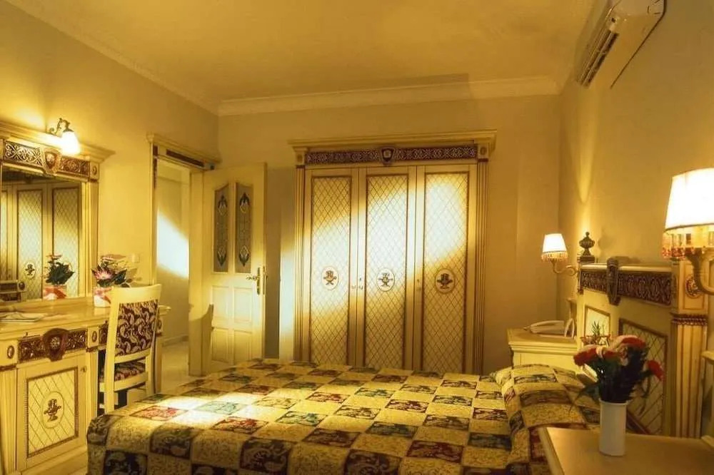 Fun Hill Resort Hotel