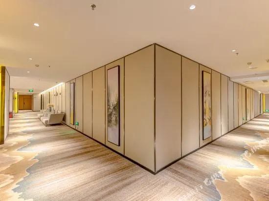 Yinhua Business Hotel (Zhuhai International Convention Center)