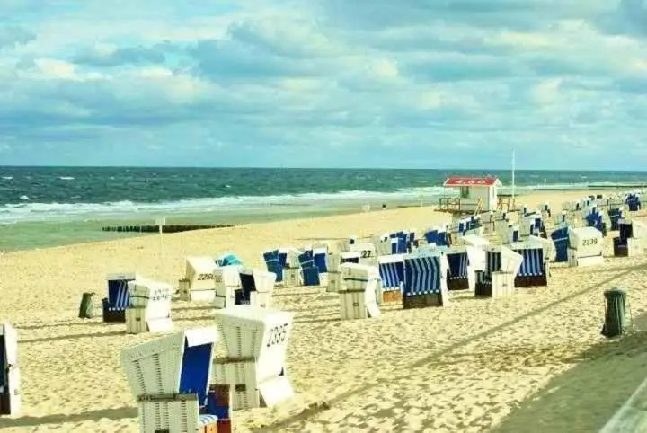 App-8-in-strandnaher-Lage-Baederstil-Villa-in-Wenningstedt-Sylt