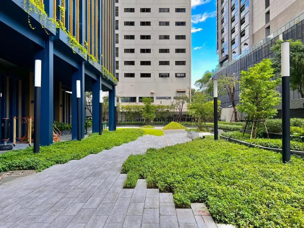 2bedroom condo in heart of Bangkok
