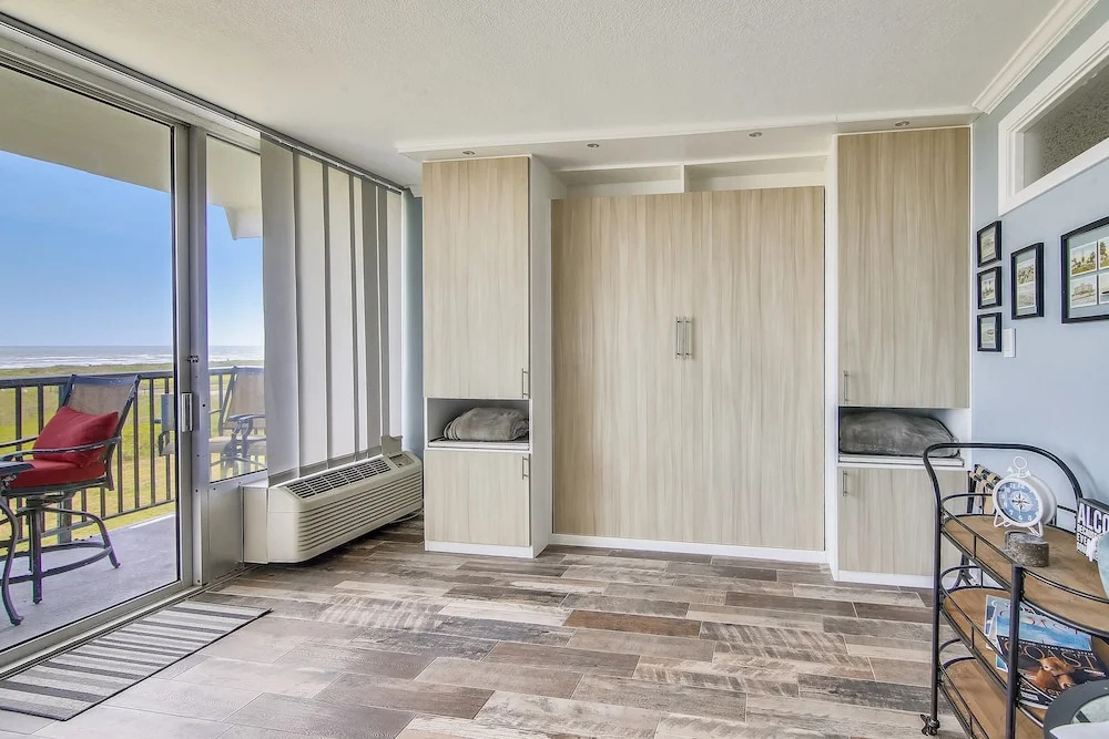 Islander East 103 2 Bedrooms 1 Bathroom Condo