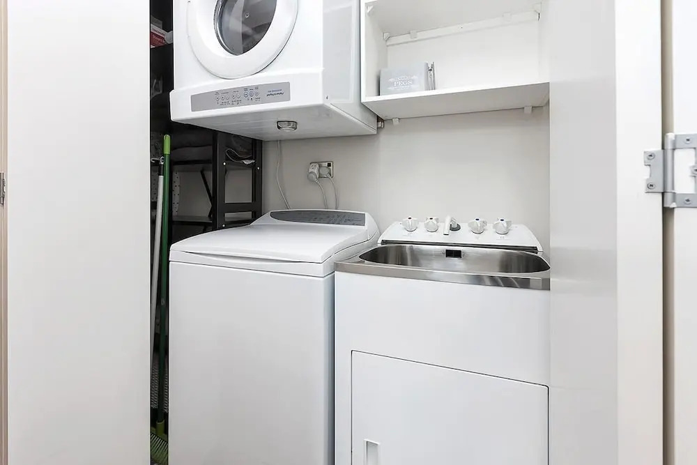QV Modern Light filled Apartment - 751