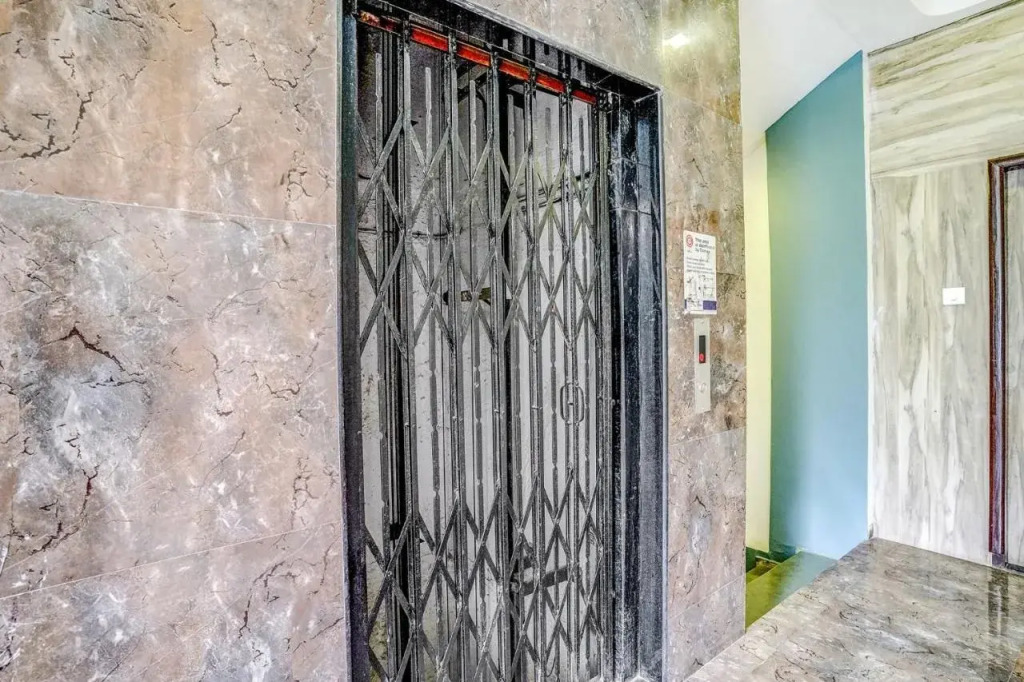 FabHotel Divine Residency