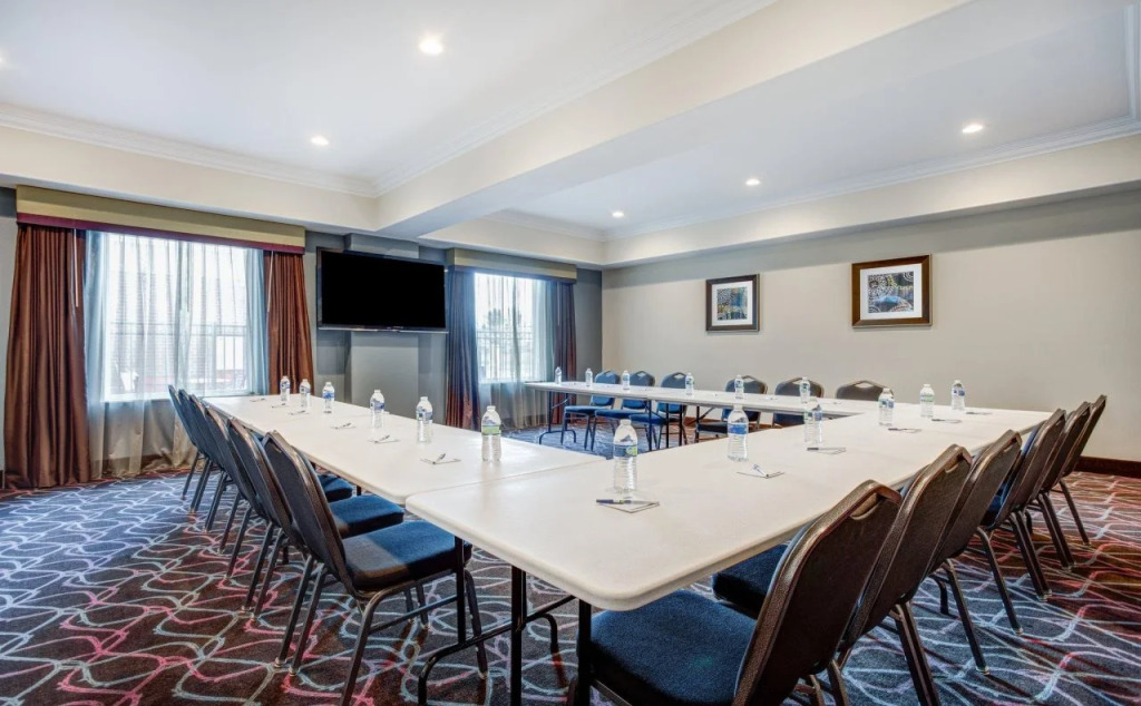 Holiday Inn Express and Suites Raceland - Highway