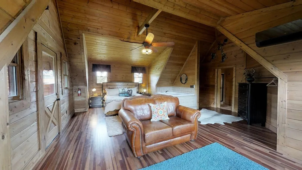 Best Of Both Worlds 2 Bedroom Cabin