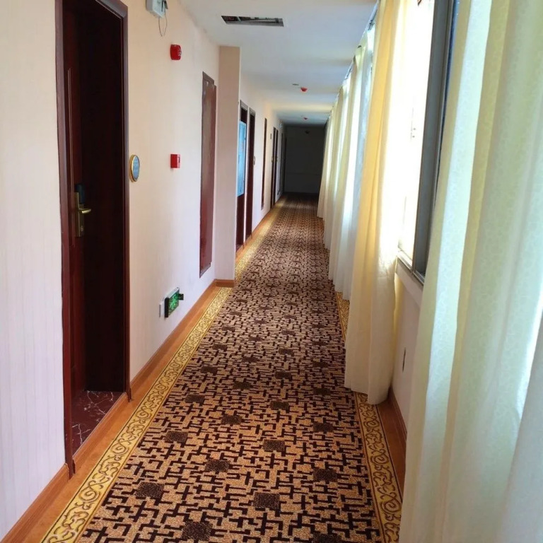 Yiyi Chain Hotel (Hengyang Hengshan Scenic Area Entrance Shop)