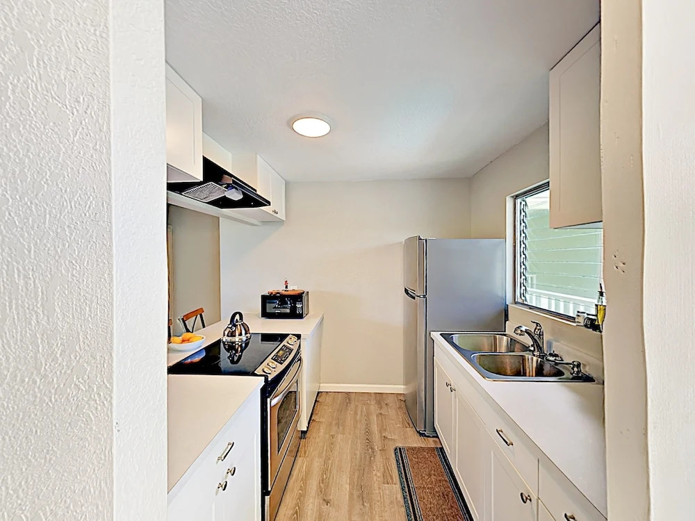 New Listing! Ocean-view Apartment W/ Pool & Spa 2 Bedroom Condo
