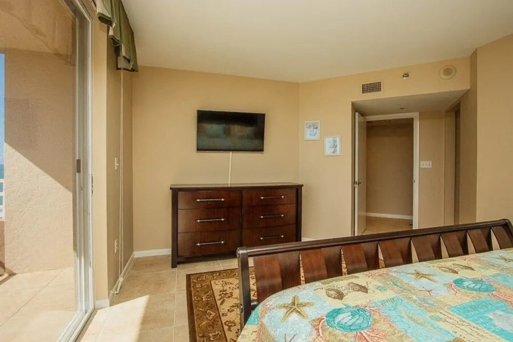 Som 701 - Somerset 3 Bedroom Condo by Redawning