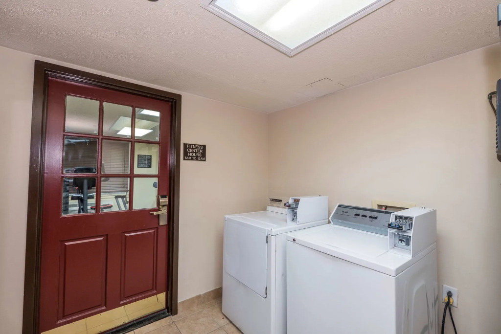 Red Roof Inn & Suites Stafford, VA - Quantico