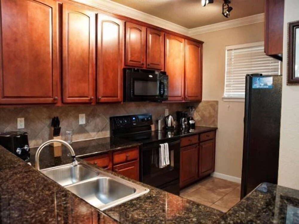 Spacious 3 Bed 3 Bath Condo in Bella Piazza Resort