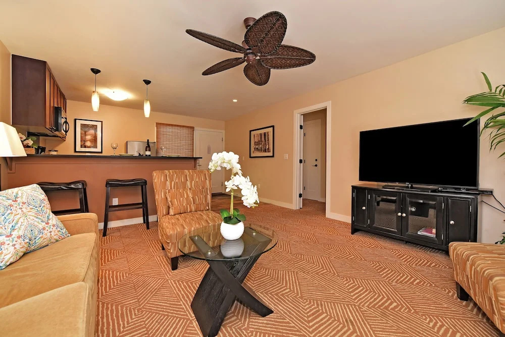 Aina Nalu G102 2 Bedroom Condo