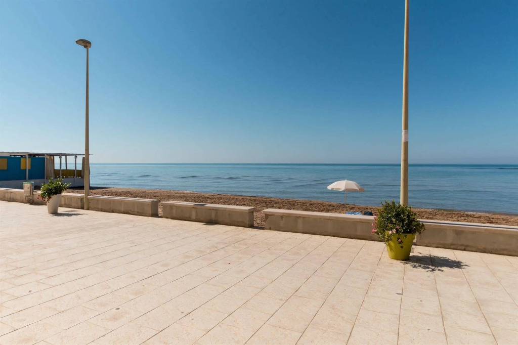 Plaza Beach Hostel