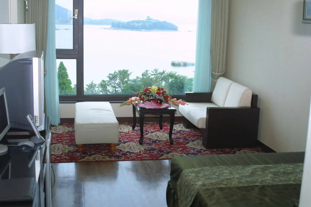 Samcheonpo Seaworld Hotel