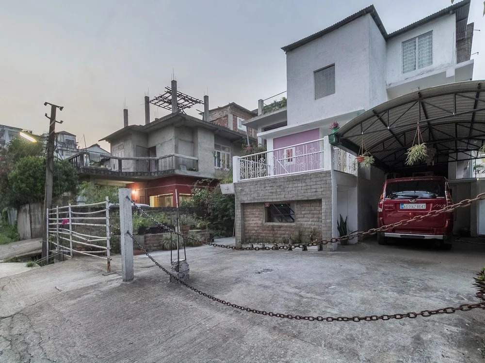 OYO 5151 Home Stay Tia Inn