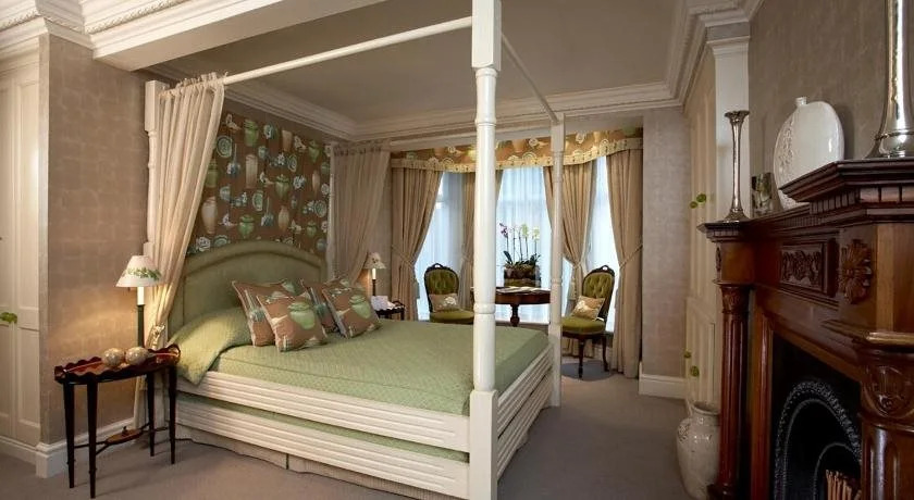 The White House Manor