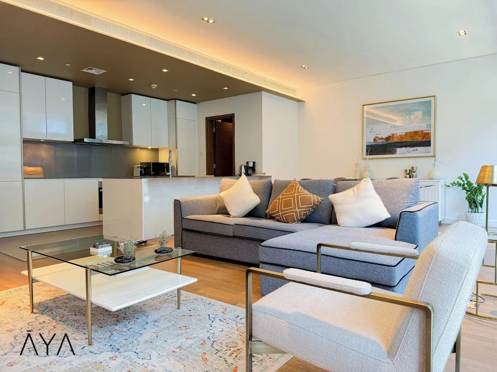 Aya - Sophisticated 1BR Apartment in CityWalk with Views