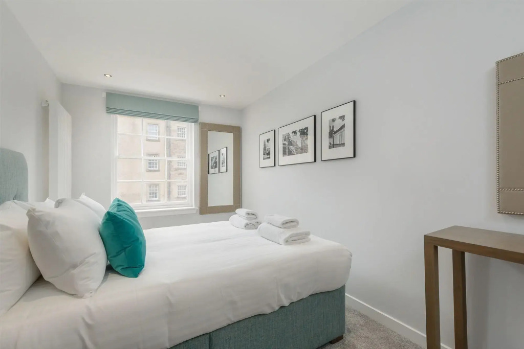 Destiny Scotland - Royal Mile Residence