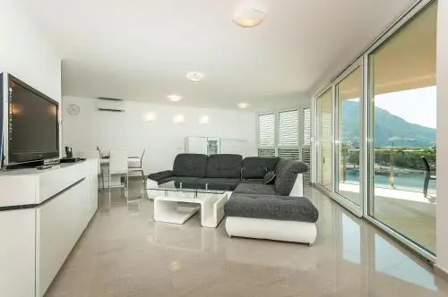 Ap 4 2 In One Of The Most Luxury Building In Omis