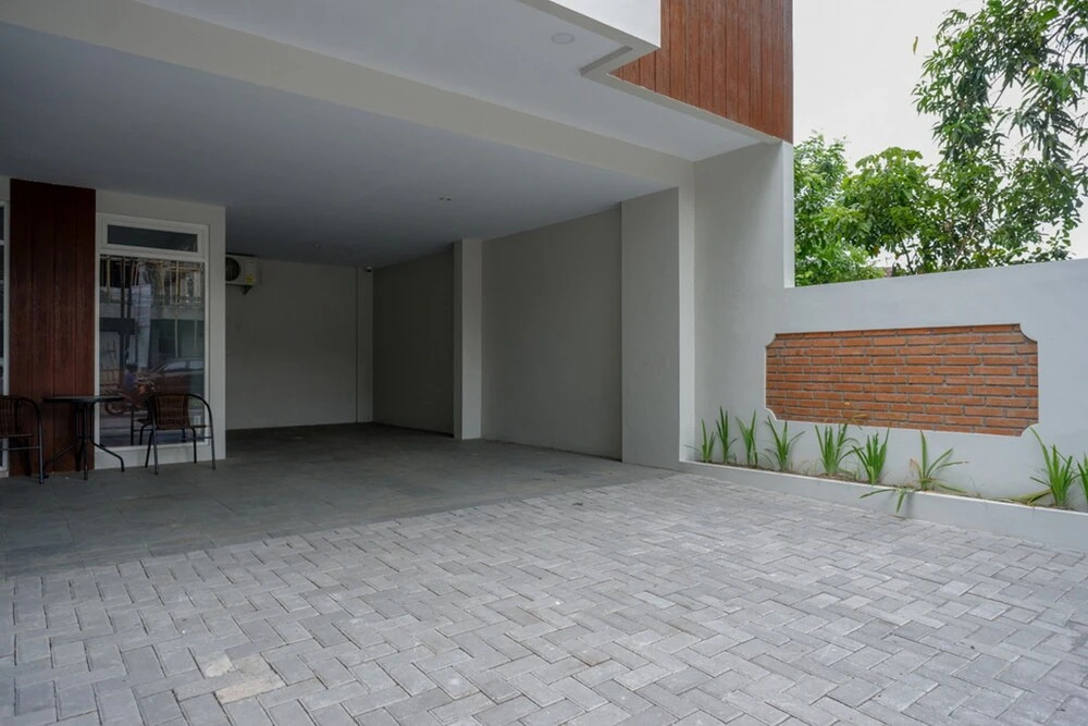 Kurnia Guest House by RedDoorz